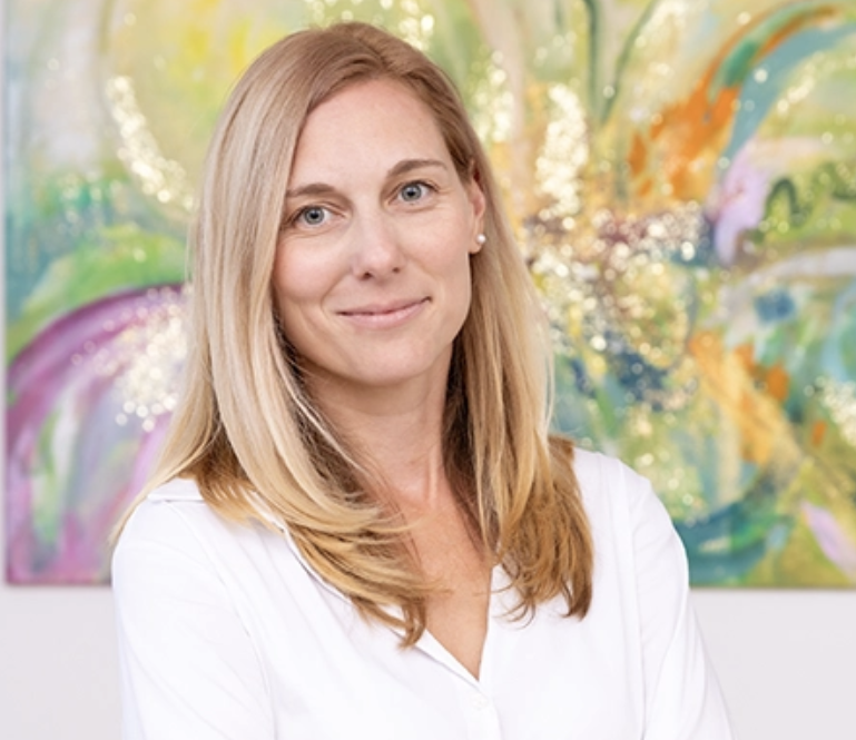 Claudia Toth